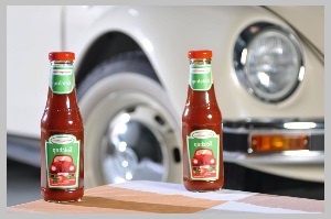 Кетчуп и колбаса: что еще выпускают автопроизводители?